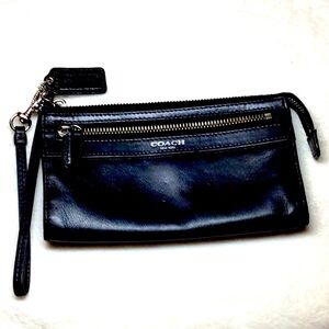 COACH WRISTLET like new LAST REDUCTION Get it before it’s gone!